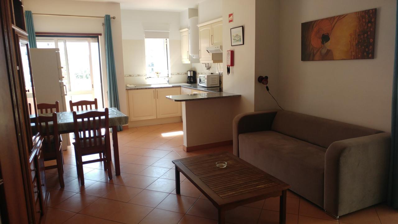 Apartment with Terrace,664068660:JPEG