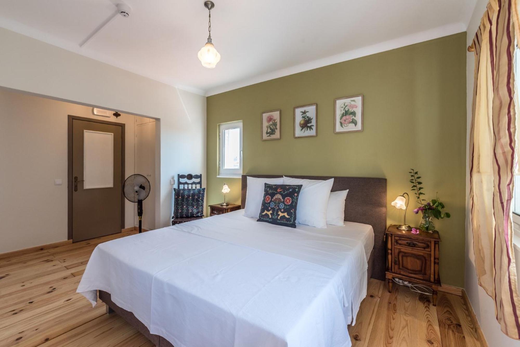 Quarto Triplo com Varanda