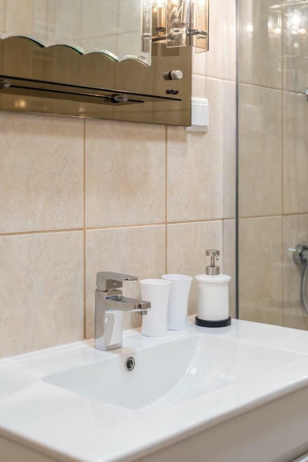 Quarto Quádruplo com Varanda