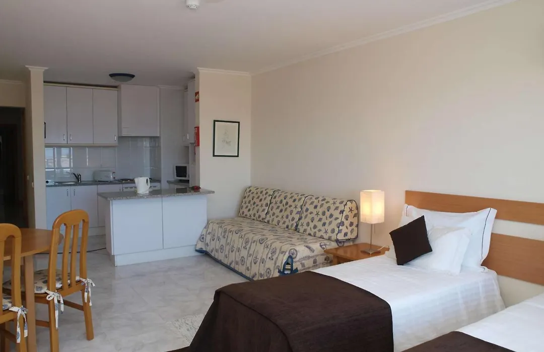 Apartamentos Jardins Da Rocha-1
